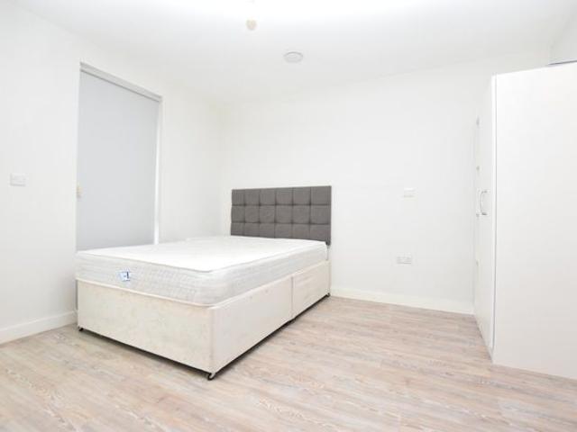 Sanderson's, Sheffield S3, Studio to rent, £700 pcm | PrimeLocation
