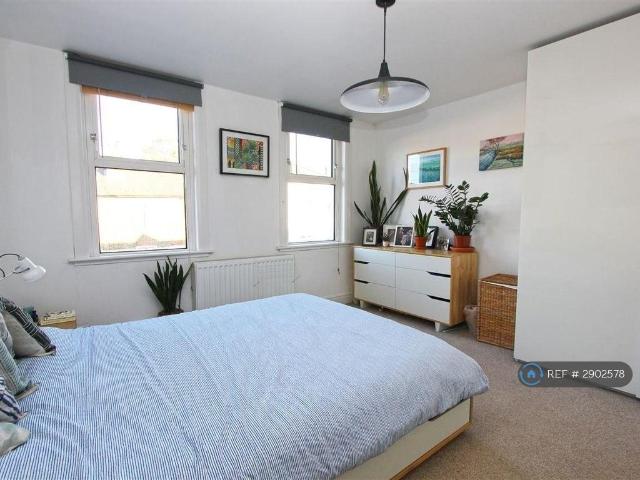 Sanderstead Road, South Croydon, CR2 4 bed terraced house to rent £2,300 pcm £531 pw