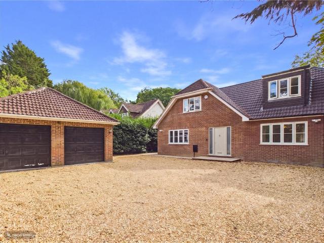 Sandford Lane, Hurst, Reading. 5 bed detached house to rent £5,000 pcm £1,154 pw