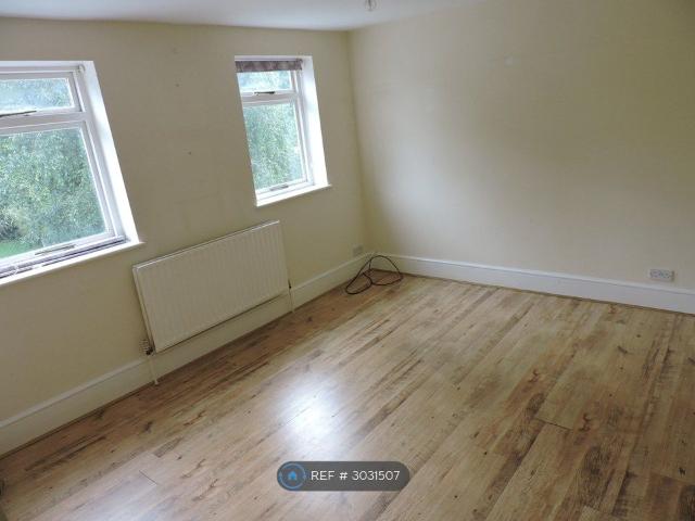 Sandford Road, Bromley BR2, 1 bed flat to rent, £1,300 pcm | PrimeLocation