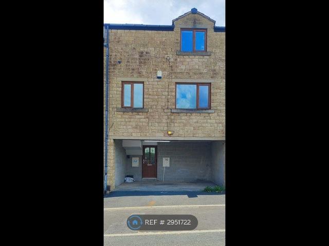 Sandhall Green, Halifax HX2, 4 bed terraced house to rent, £1,325 pcm | PrimeLocation