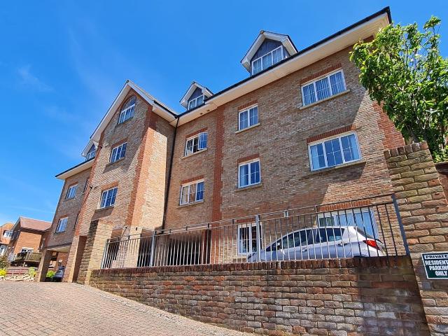 Sandham Court, Sandown PO36, 3 bed penthouse to rent, £1,400 pcm | PrimeLocation