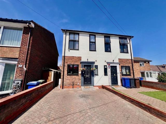 Sandhurst Road, Tilbury 4 bed semi detached house to rent £1,600 pcm £369 pw