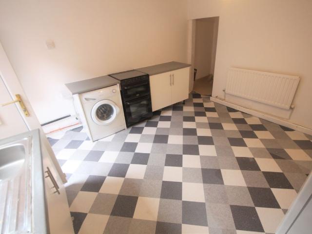 Sandhurst Road, Leeds, West Yorkshire LS8, Studio to rent, £550 pcm | PrimeLocation