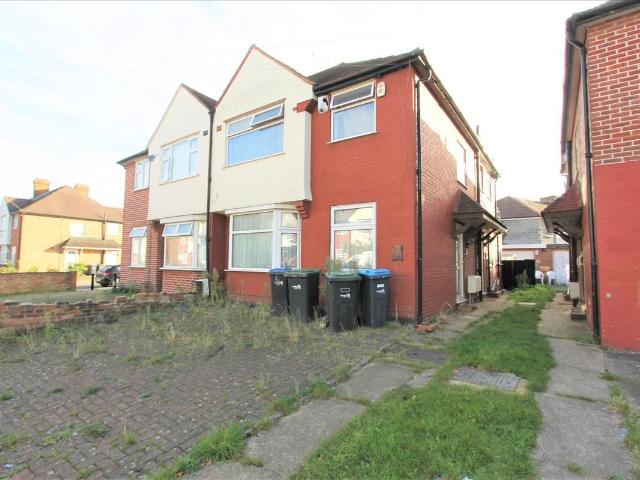 Sandhurst Road, London N9, 2 bed flat to rent, £1,650 pcm | PrimeLocation
