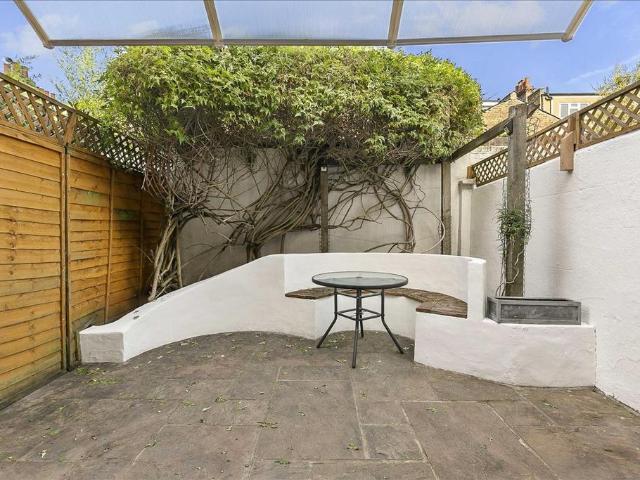 Sandilands Road, Fulham, SW6 2 bed house to rent £3,597 pcm £830 pw