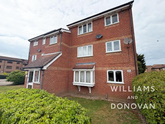 Sandon Close, Rochford SS4, 1 bed flat to rent, £875 pcm | PrimeLocation