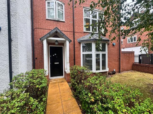 Sandon Road, Birmingham, B17 2 bed flat to rent £1,180 pcm £272 pw