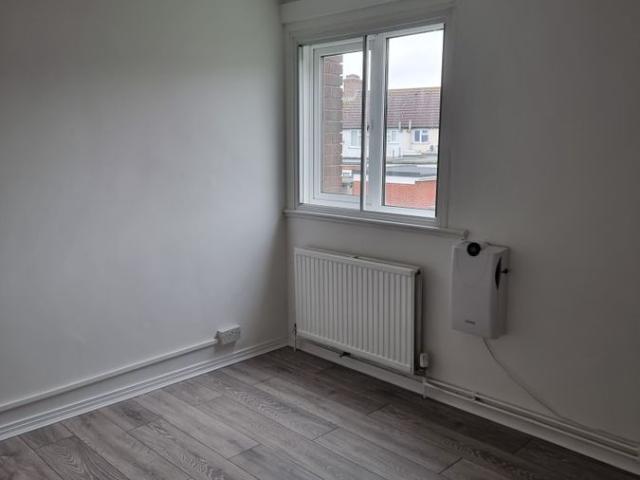 Sandown Close, Hounslow TW5, 2 bed flat to rent, £1,900 pcm | PrimeLocation