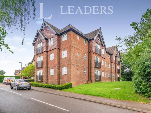 Sandown Court, Newbury Road, Crawley. 2 bed flat to rent £1,450 pcm £335 pw