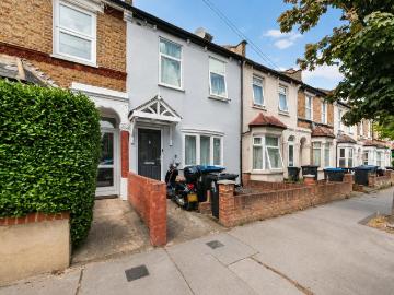 Sandown Road, London SE25, 2 bed detached house to rent, £2,100 pcm | PrimeLocation
