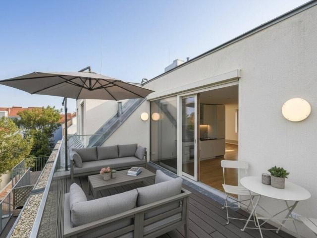 Traumhafte 2 Zimmer Dachgeschosswohnung mit Terrasse in Hofruhelage