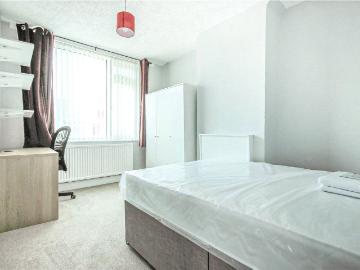 Sandling Avenue, Horfield, Bristol BS7, 4 bed shared accommodation to rent, £2,500 pcm | PrimeLocation