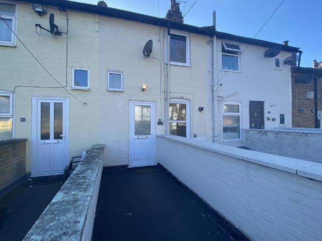 Sandling Road, Maidstone, ME14 2 bed maisonette to rent £1,250 pcm £288 pw