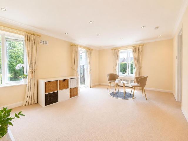 Sands Way, Woodford Green IG8, 2 bed flat to rent, £1,750 pcm | PrimeLocation