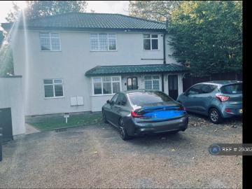 Sandpit Lane, St. Albans, AL1 2 bed maisonette to rent £2,250 pcm £519 pw