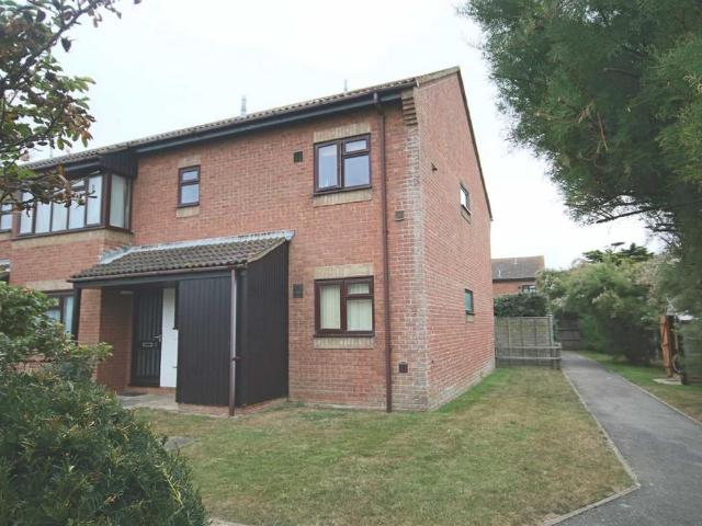 Sandpiper Court, Cormorant Way East. 2 bed flat to rent £1,100 pcm £254 pw