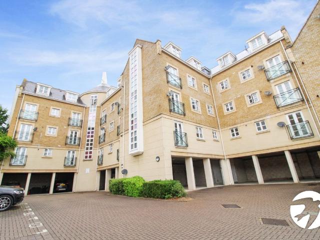 Sandpiper Close, Greenhithe, Kent DA9, 1 bed flat to rent, £1,250 pcm | PrimeLocation