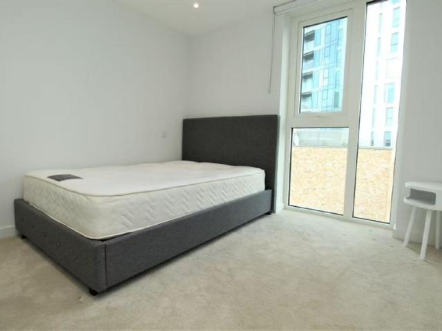 Sandpiper Building, 44, Newnton Close, London N4, 3 bed flat to rent, £3,601 pcm | PrimeLocation