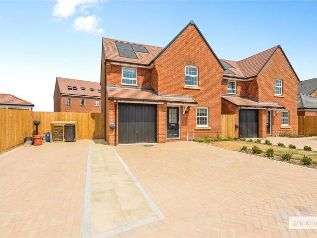 Sandpiper Grove, Bosham, Chichester. 3 bed house to rent £1,950 pcm £450 pw