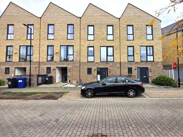 Sandpiper Drive, Harrow, Harrow HA2, 3 bed town house to rent, £2,700 pcm | PrimeLocation