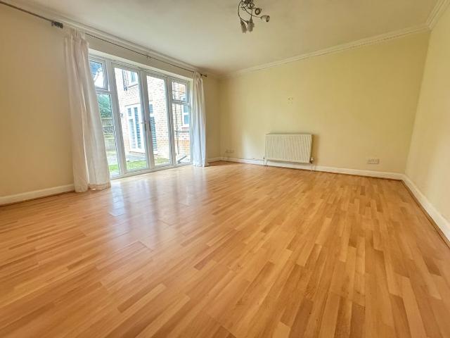 Sandpiper Road, Cheam SM1, 2 bed flat to rent, £1,750 pcm | PrimeLocation