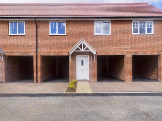 Sandpiper Road, Harlow CM17, 2 bed maisonette to rent, £1,500 pcm | PrimeLocation