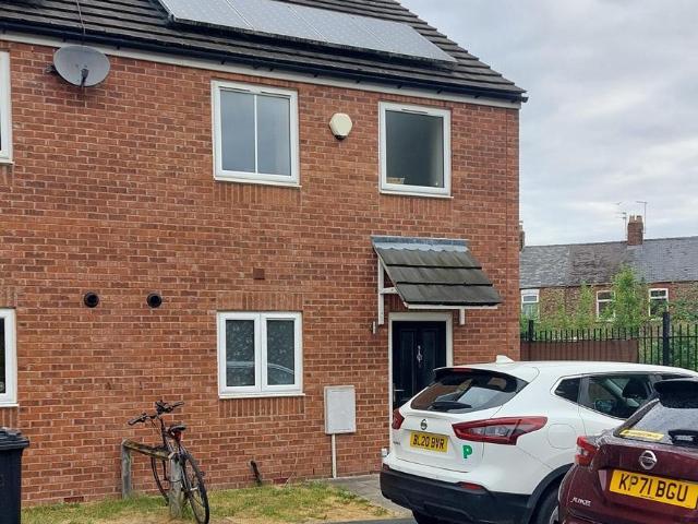 Sandringham Court, York YO31 3 bed semi detached house to rent £1,625 pcm £375 pw
