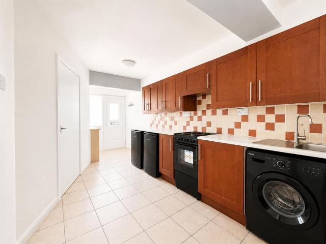 Sandringham Court, Southport PR9 1 bed flat to rent £625 pcm £144 pw