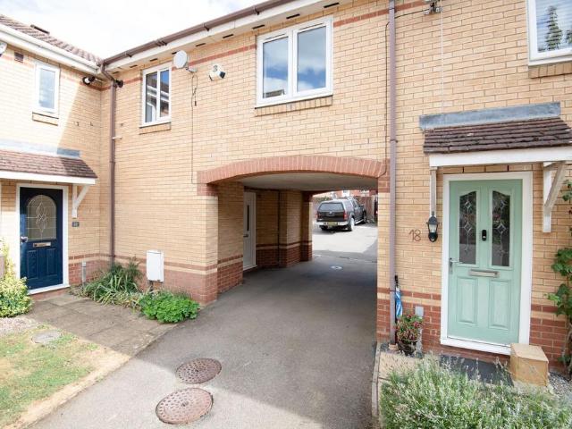 Sandringham Close, Wellingborough, NN8 1 bed end of terrace house to rent £795 pcm £183 pw