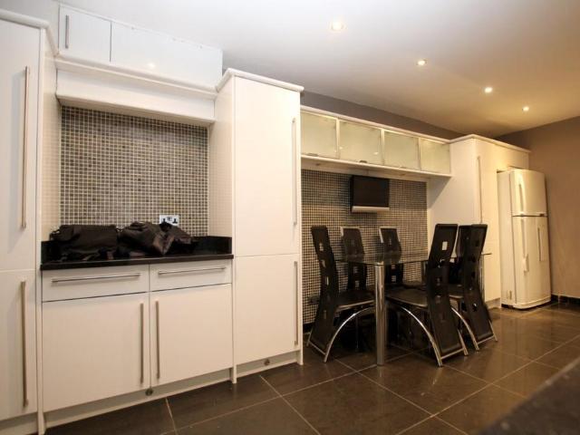 Sandringham Road, Nw2 4 bed terraced house to rent £3,202 pcm £739 pw