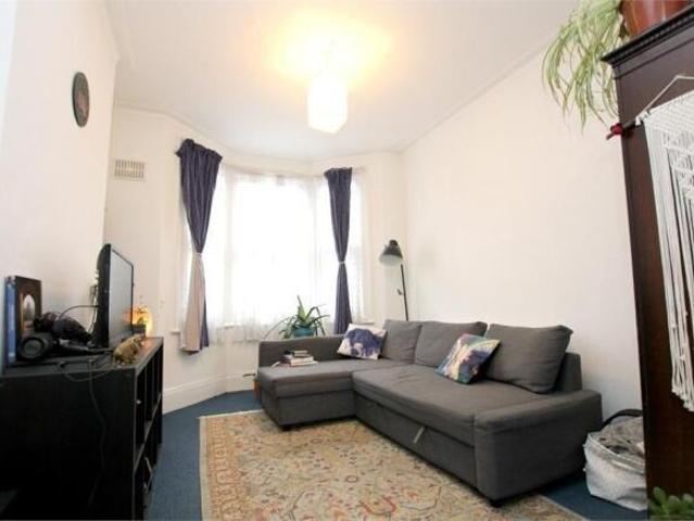 Sandringham Road, Nw2 1 bed flat to rent £1,551 pcm £358 pw