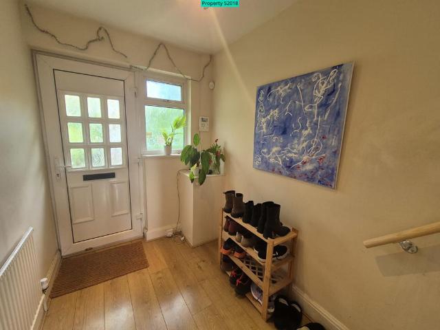 Sandringham Road, Northolt, UB5 3 bed semi detached house to rent £2,400 pcm £554 pw