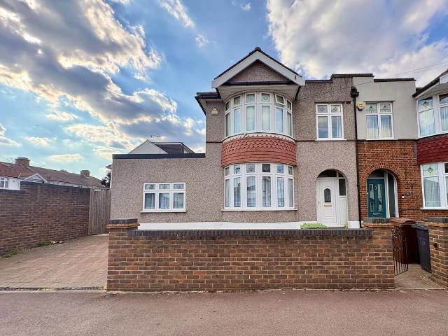 Sandringham Road, Barking IG11, 5 bed end terrace house to rent, £2,800 pcm | PrimeLocation