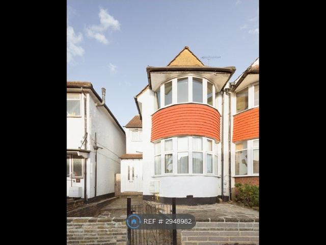 Sandringham Road, London NW11, 3 bed semi detached house to rent, £2,700 pcm | PrimeLocation