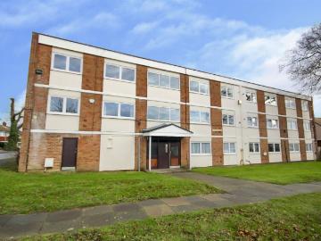 Sandringham Road, Pilgrims Hatch CM15, 2 bed flat to rent, £1,350 pcm | PrimeLocation