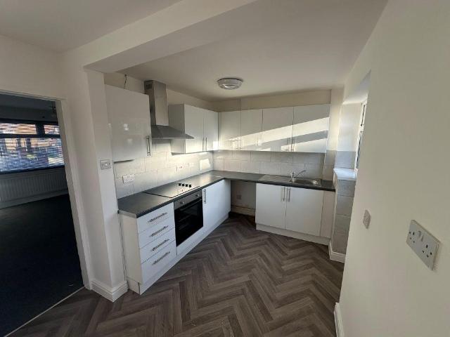 Sandringham Road 3 bed semi detached house to rent £600 pcm £138 pw