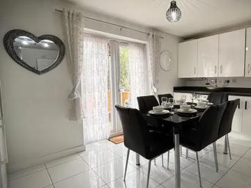 Sandwell, B66 4ST, United Kingdom | 5 bed townhouse for rent #147768160 | Rentberry