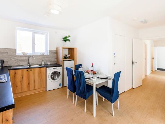 Sandwell, B68 0BS, United Kingdom | 3 bed apartment for rent #170086504 | Rentberry