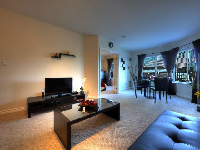 Sandy Hill Ottawa Furnished Condo Rental at 50 Laurier East Modern 1 Bedroom suite with Upscale Furnishings in Downtown Location