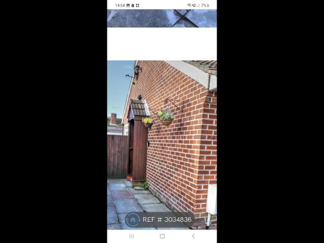 Sandy Lane, Manchester M44, 2 bed bungalow to rent, £1,100 pcm | PrimeLocation