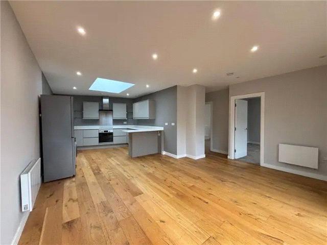 Sandy Lane North, WALLINGTON, Surrey. 1 bed bungalow to rent £1,500 pcm £346 pw