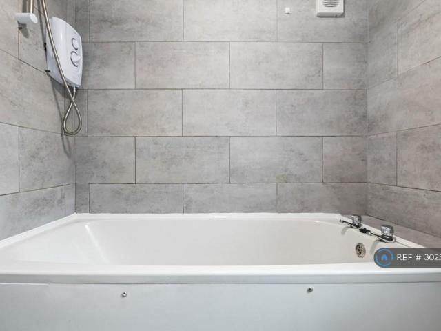 Sandy Lane, Coventry, CV6 1 bed in a house share to rent £750 pcm £173 pw