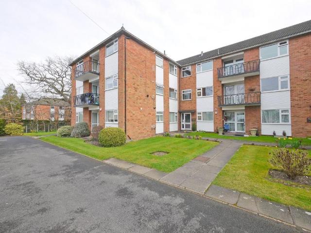 Sandy Lodge Way, Northwood HA6 2 bed flat to rent £1,850 pcm £427 pw