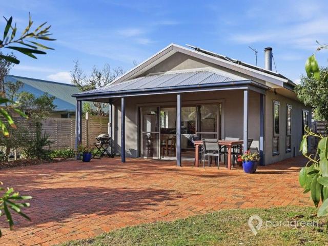 SANDY POINT GALLERY COTTAGE AND BOATSHED STUDIO