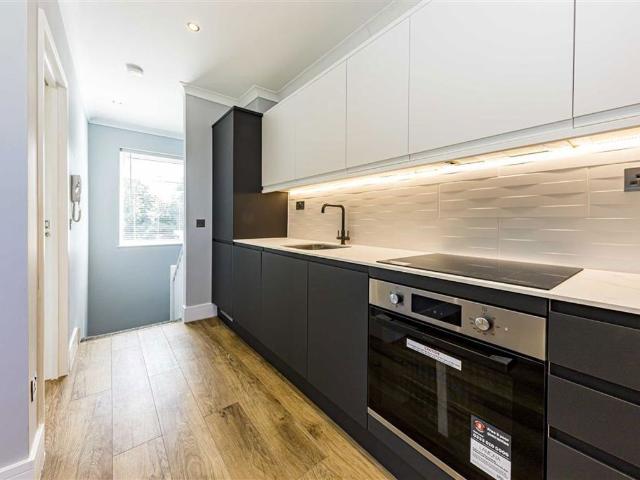 Sandycombe Road, Kew TW9, 1 bed flat to rent, £1,800 pcm | PrimeLocation