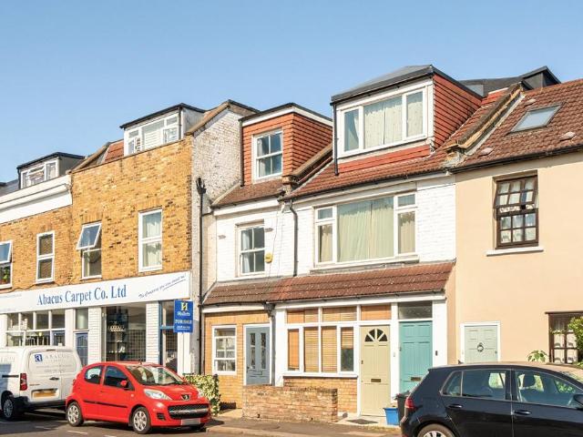 Sandycombe Road, Richmond, Surrey, TW9 2 bed terraced house to rent £4,000 pcm £923 pw
