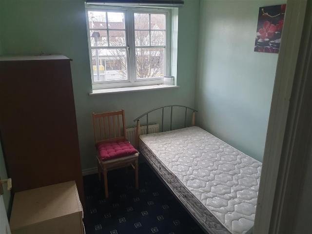 Sandycroft Avenue, Wythenshawe M22, 2 bed flat to rent, £1,100 pcm | PrimeLocation