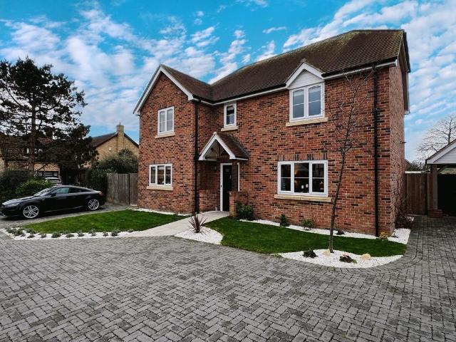 Sandycroft, Southampton, SO31 4 bed house to rent £2,800 pcm £646 pw