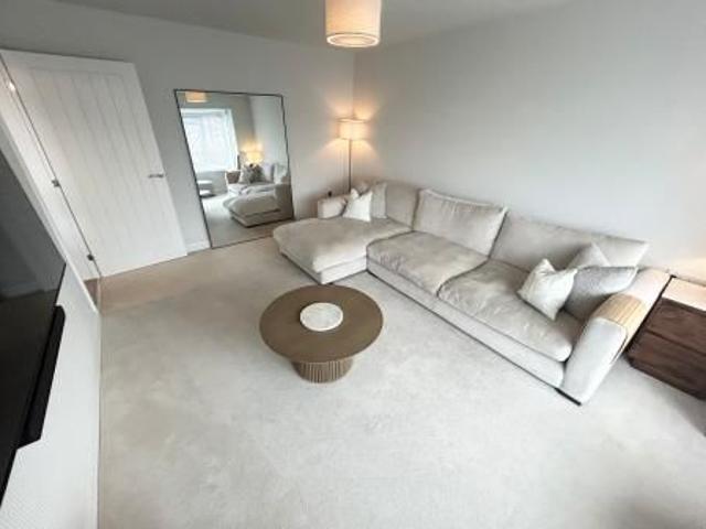 Sandyford Avenue, Staffordshire, Tatenhill, DE13